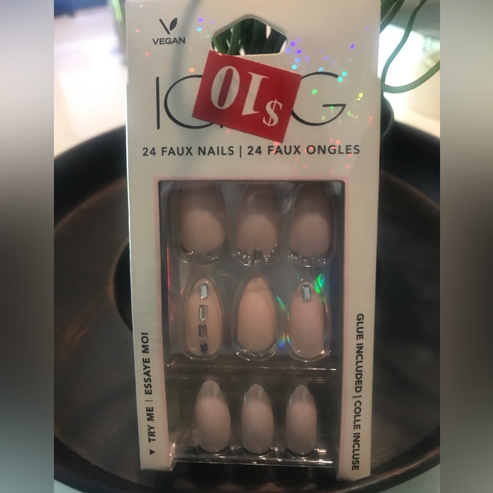 💕 Icing Vegan Faux Nails- Glue Included